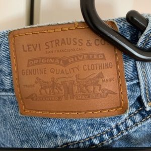 Levi 80s Mom Jeans
